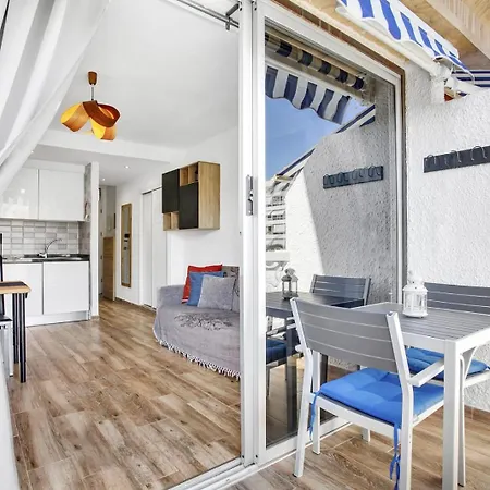 Modern Playa Honda In Playa De Americas 아파트 플라야데라스아메리카스