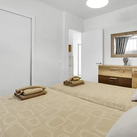 Modern Playa Honda In Playa De Americas * بلايا ذي لاس أميريكاس